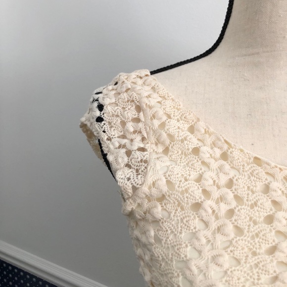 NTW Kirra Lace Peplum Tank Top with Open Back - Picture 2 of 10